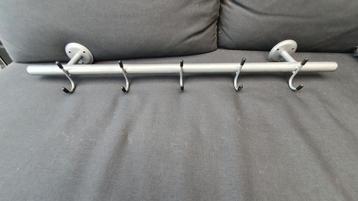 Kapstok aluminium 77,5 cm breed.5 haken. beschikbaar voor biedingen