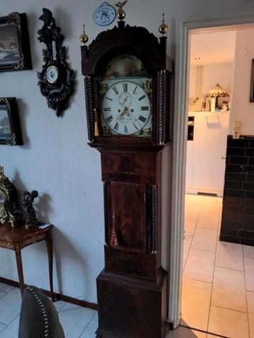 7 antieke klokken in een koop  beschikbaar voor biedingen