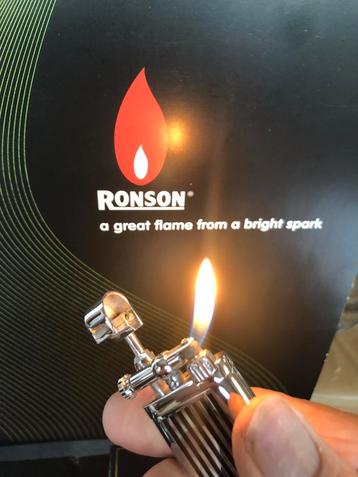 Mooie pijp  aansteker , van RONSON  IS NOG ONGEBRUIKT beschikbaar voor biedingen