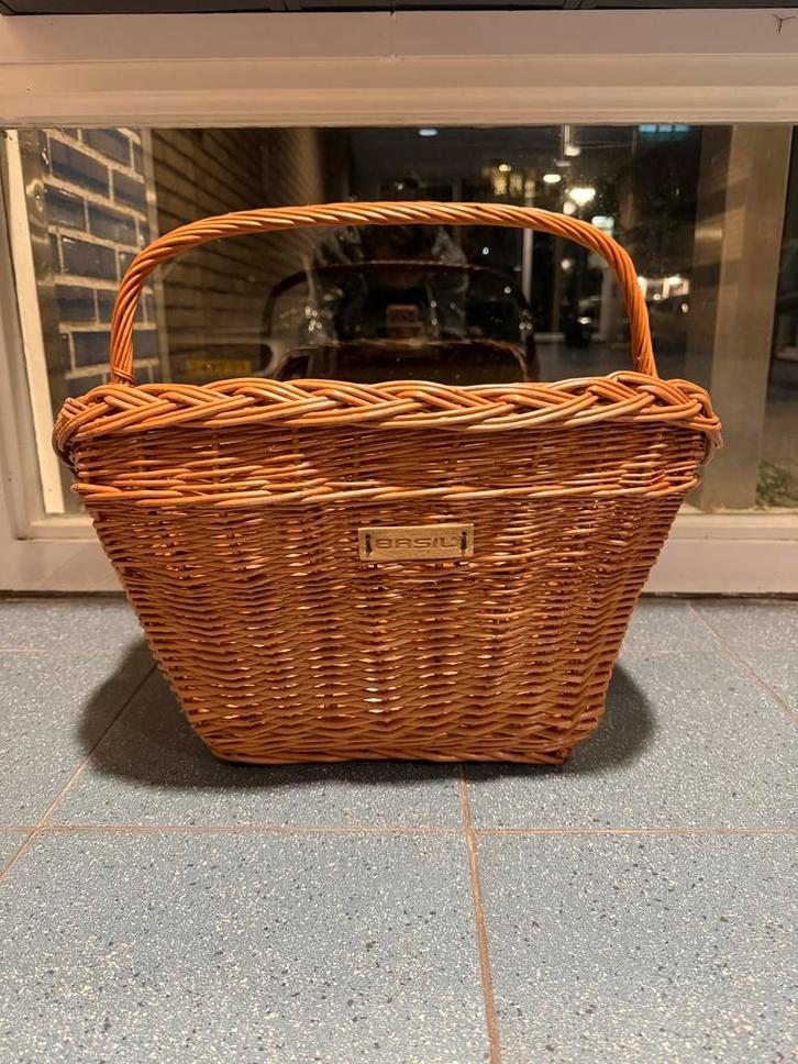 Mooie Basil Fietsmand met Stuurbevestiging bruin, Fietsen en Brommers, Fietsaccessoires | Fietsmanden, Nieuw, Fietsmand, Stuurbevestiging