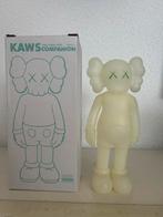 Kaws glow in the dark figuur, Ophalen, Zo goed als nieuw