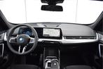 BMW iX1 eDrive20 M Sport / Panoramadak / Sportstoelen / Adap, Zwart, Wit, Nieuw, SUV of Terreinwagen