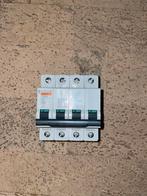 Merlin Gerin Multi9 C60N D25A– 4-polige installatieautomaat, Doe-het-zelf en Verbouw, Ophalen of Verzenden, Zo goed als nieuw