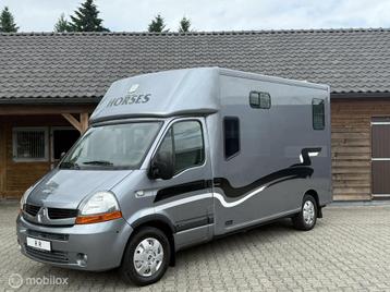 Renault Theault Automaat Paardenwagen Paardenvrachtwagen beschikbaar voor biedingen