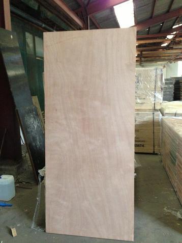 40mm multiplex triplex nw plaat 215cmx95cmx40mm € 110/st beschikbaar voor biedingen