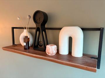 Houten Wandplank met metalen beugel - 1 meter breed beschikbaar voor biedingen