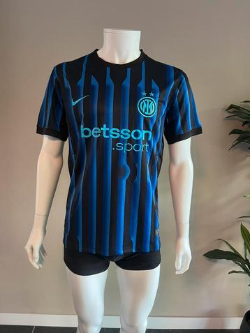 Voetbalshirt Inter Milaan - Dumfries - maat M - €25,- beschikbaar voor biedingen