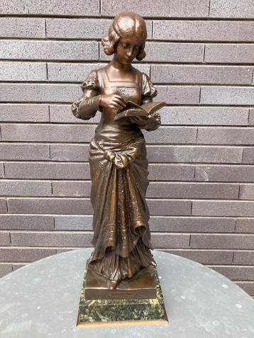 antiek beeld lezende dame Art nouveau 1913 beschikbaar voor biedingen