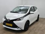 Toyota Aygo Occasion 1.0 VVT-i x-play met parkeercamera | Tw, Auto's, Voorwielaandrijving, Stof, Gebruikt, 4 stoelen