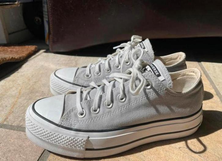 Grijze all stars Converse, dames, 37, Kleding | Dames, Schoenen, Zo goed als nieuw, Sneakers of Gympen, Grijs, Ophalen of Verzenden
