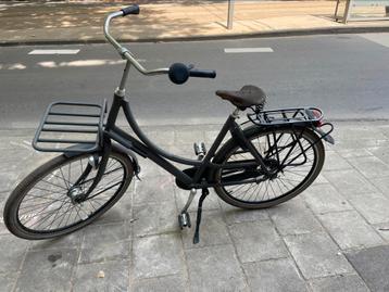 Omafiets Azor beschikbaar voor biedingen