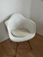 Te koop 4 witte kuipstoelen, Huis en Inrichting, Stoelen, Ophalen, Kunststof, Gebruikt, Wit