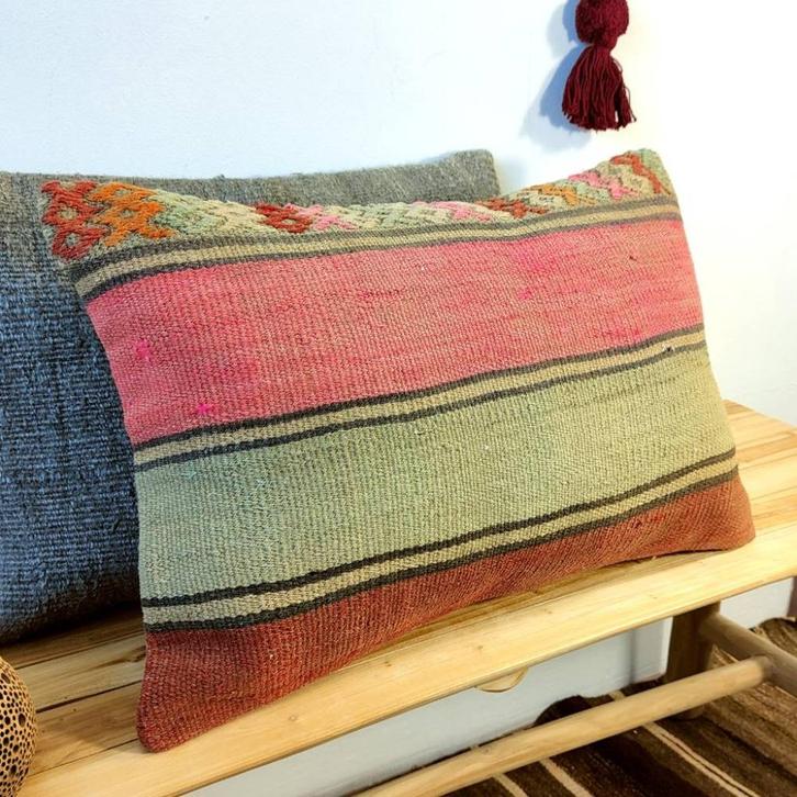 Vintage kelimkussen 40x60 roze olijf roest, Huis en Inrichting, Woonaccessoires | Kussens, Nieuw, Overige kleuren, Rechthoekig