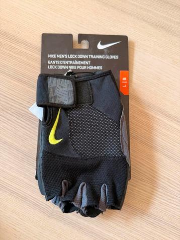 Nike training / fitness handschoenen maat L beschikbaar voor biedingen