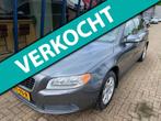 Volvo V70 2.5T Kinetic Automaat *ACTIE PRIJS*, Auto's, Volvo, Stof, Zwart, 2521 cc, Euro 4