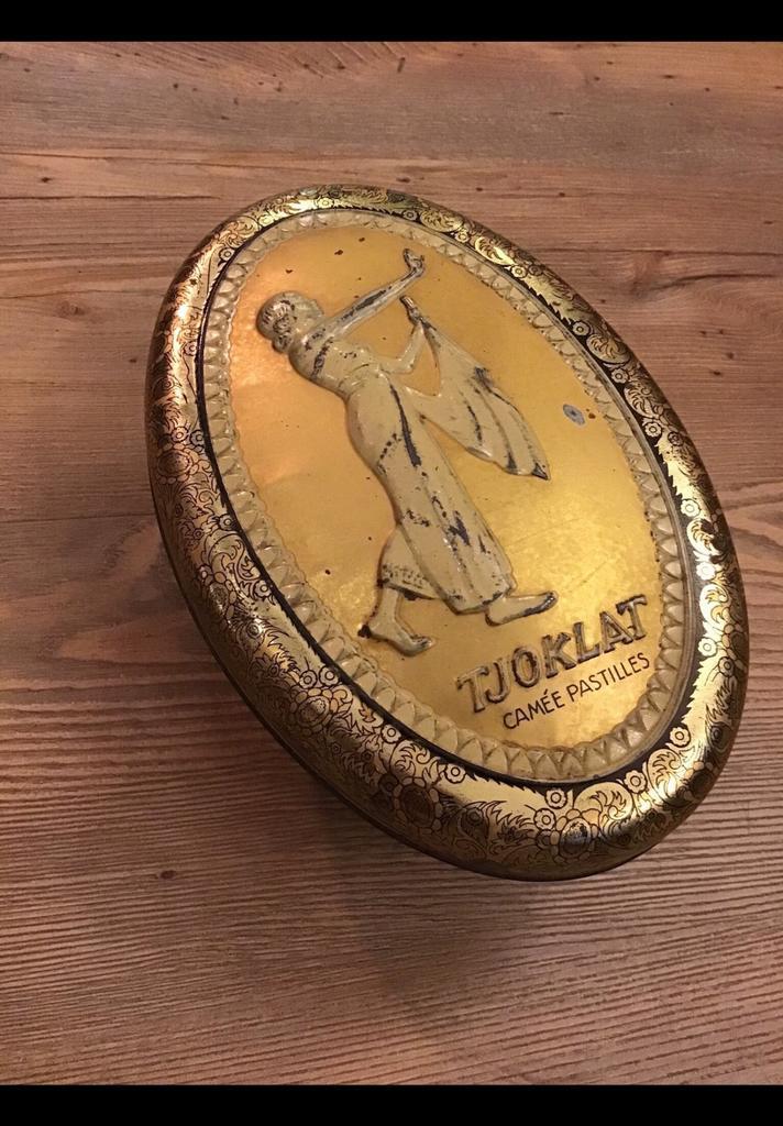 Ovaal blikje camée pastilles v. de chocolade fabriek Tjoklat, Verzamelen, Blikken, Ophalen of Verzenden