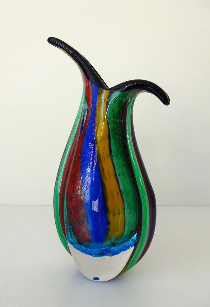 Glazen vaas rood blauw en groen gebogen vorm Murano 3842-g, Antiek en Kunst, Antiek | Glas en Kristal, Ophalen of Verzenden