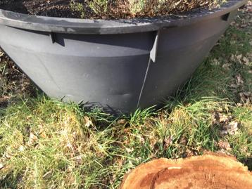 GROTE KUNSTSTOF “BOOM/PLANTEN POT” HOOG 60 cm Ø 115 cm beschikbaar voor biedingen