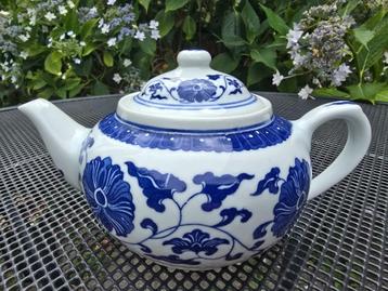 Chinese porseleinen theepot  blauw/wit beschikbaar voor biedingen
