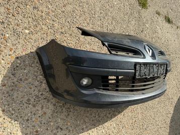 renault clio3 voorbumper initiale  beschikbaar voor biedingen