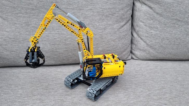 Lego technic 42006 graafmachine, Kinderen en Baby's, Speelgoed | Duplo en Lego, Zo goed als nieuw, Lego, Complete set, Ophalen