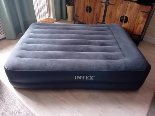 Intex luchtbed/matras, Caravans en Kamperen, Luchtbedden, Zo goed als nieuw, Ophalen of Verzenden