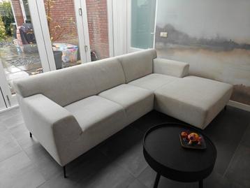 3 zits bank met chaise longue in licht grijze stof beschikbaar voor biedingen