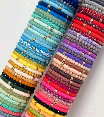 Verschillende soorten armbandjes  beschikbaar voor biedingen