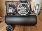 Compressor 90 liter tank nieuwstaat 4x gebruikt, Fietsen en Brommers, Ophalen, Zo goed als nieuw