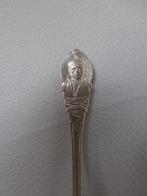 Verzilverde theelepel visser uit Scheveningen klederdracht, Ophalen of Verzenden