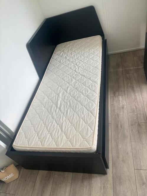 IKEA Flekke uitschuifbaar bed, Huis en Inrichting, Slaapkamer | Bedden, Gebruikt, Eenpersoons, 90 cm, 200 cm, Hout, Zwart, Verstelbaar