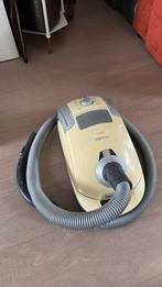 Miele S4210 (is gebruikt bouwstofzuiger) +7 stofzuigerzakken, Gebruikt, Stofzuiger, Minder dan 1200 watt, Ophalen