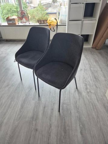 4 Grijze Eetkamerstoelen - Zo Goed Als Nieuw beschikbaar voor biedingen
