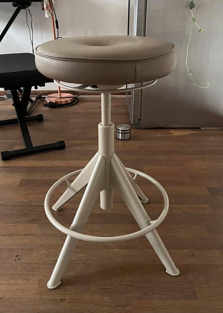 IKEA TROLLBERGET zit-/sta kruk, Huis en Inrichting, Krukjes, Zo goed als nieuw, Staal, Ophalen of Verzenden