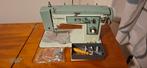 Vintage Naaimachine met Tafel en Accessoires, Antiek en Kunst, Antiek | Naaimachines, Ophalen of Verzenden