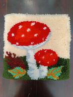 Vintage klink haak tapijt paddenstoelen, Vierkant, Ophalen of Verzenden, Zo goed als nieuw, Retro