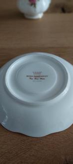 Royal Ascot Red rose Bone China Kop en Schotel - Red Rose, Ophalen of Verzenden