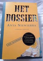Het dossier van Anya Niewierra, Boeken, Thrillers, Ophalen of Verzenden, Zo goed als nieuw, Anya Niewierra