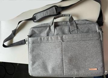 Laptop tas met schouderband beschikbaar voor biedingen