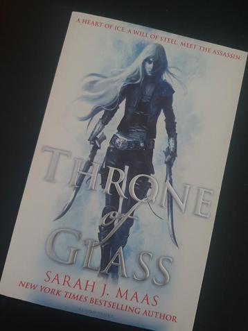 Throne of Glass - Sarah J. Maas (Zo Goed Als Nieuw) beschikbaar voor biedingen