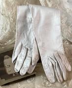 Brocante oude handschoentjes vuil wit, Ophalen of Verzenden