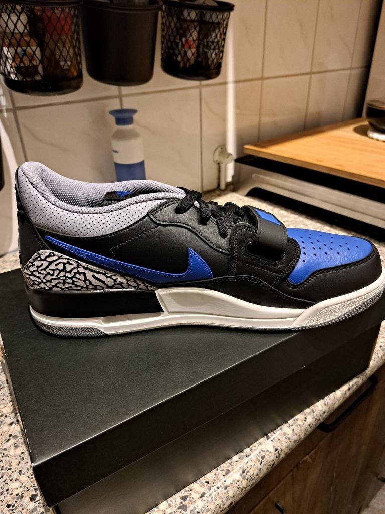 Air Jordan Legacy 312 Low - Blauw/Zwart, Kleding | Heren, Schoenen, Ophalen, Blauw, Nike, Nieuw