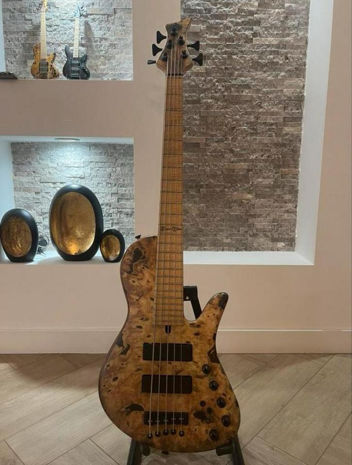 Marusczyk Sputnik 5a Custom - Bartolini - Lichtgewicht, Muziek en Instrumenten, Snaarinstrumenten | Gitaren | Bas, Zo goed als nieuw
