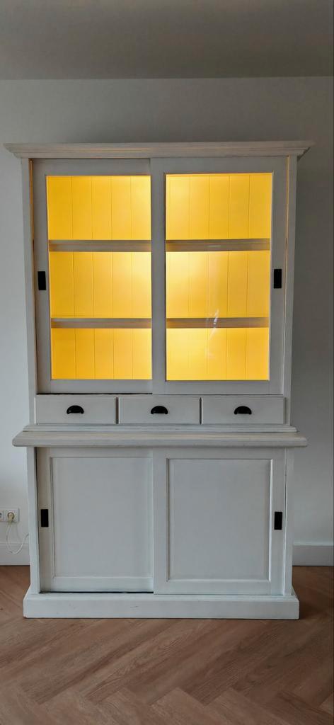 Witte Buffetkast met Glas, Huis en Inrichting, Kasten | Buffetkasten, Zo goed als nieuw, 200 cm of meer, 100 tot 150 cm, 50 tot 75 cm