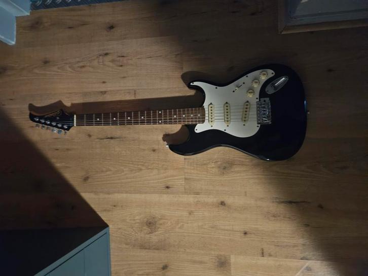 Diverse gitaren met versterker, Muziek en Instrumenten, Snaarinstrumenten | Gitaren | Elektrisch, Zo goed als nieuw, Overige merken