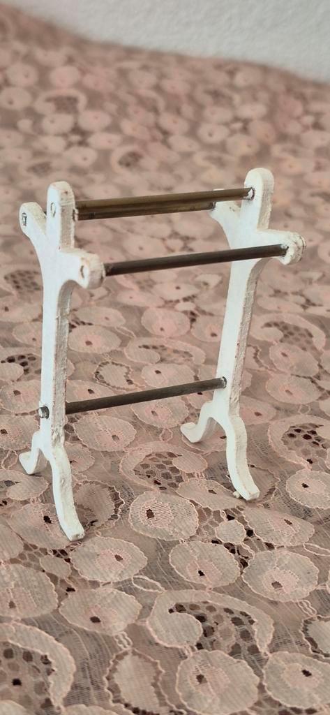 Antiek Houten miniatuur  Poppenhuis Droogrek, Verzamelen, Poppenhuizen en Toebehoren, Gebruikt, Poppenhuis, Ophalen of Verzenden