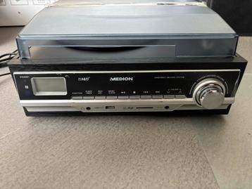 Medion Platenspeler met USB/Cassette/SD card/Alarm clock beschikbaar voor biedingen