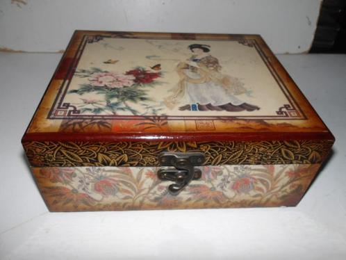 japanse sieradendoos, Antiek en Kunst, Curiosa en Brocante, Ophalen of Verzenden