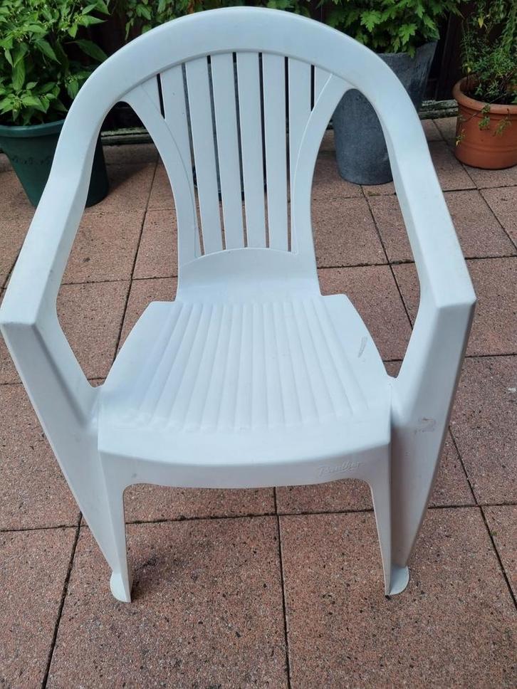 10 Witte Kunststof Tuinstoelen - Gebruikt, Tuin en Terras, Tuinstoelen, Ophalen