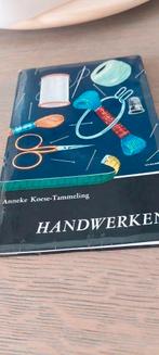 Oud BOEKJE HANDWERKEN Anneke KOESE- TAMMELING o.a SMOKKEN, Ophalen of Verzenden